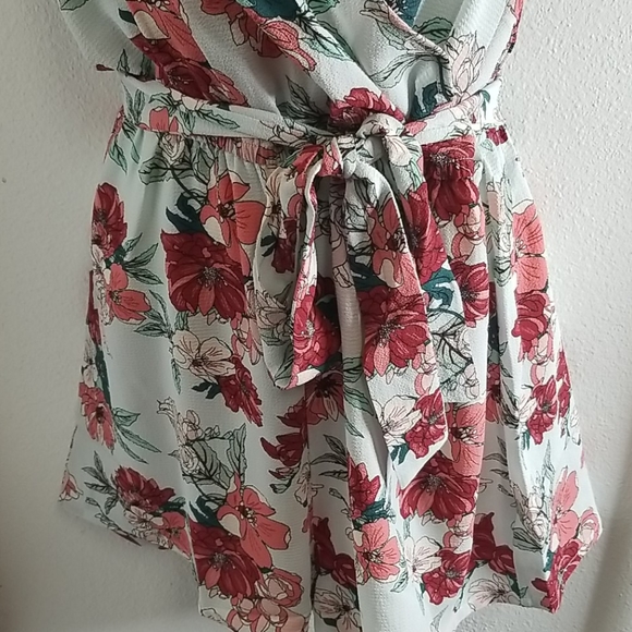 Floral Romper - Picture 8 of 8